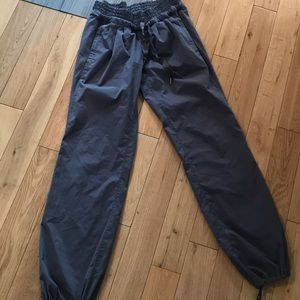 Lululemon grey sport pant (women)